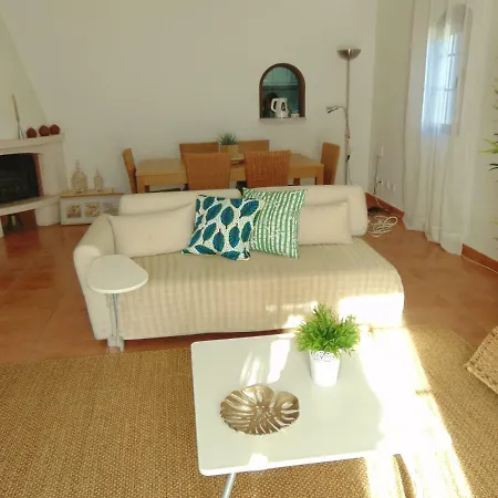 Casa de Férias Beautiful Beach House At Bela Praia Village